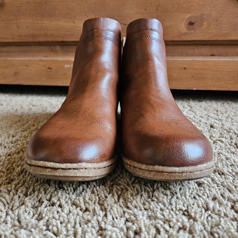 Born B.O.C. Alina Chelsea Boots Size 11 - Picture 2 of 9